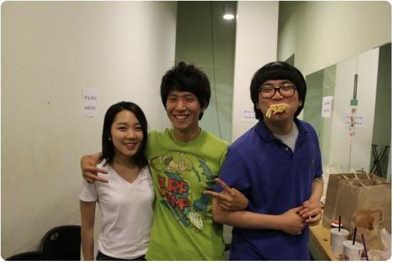 liveteam001.jpg